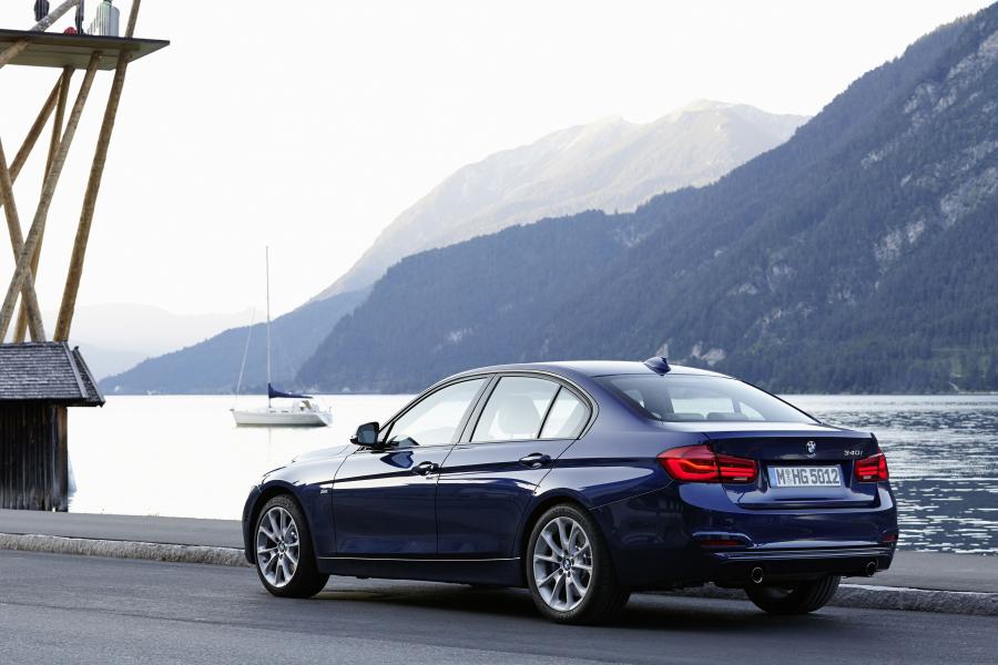  BMW 340i Sport Line 2015 года  (фото 43 из 47)